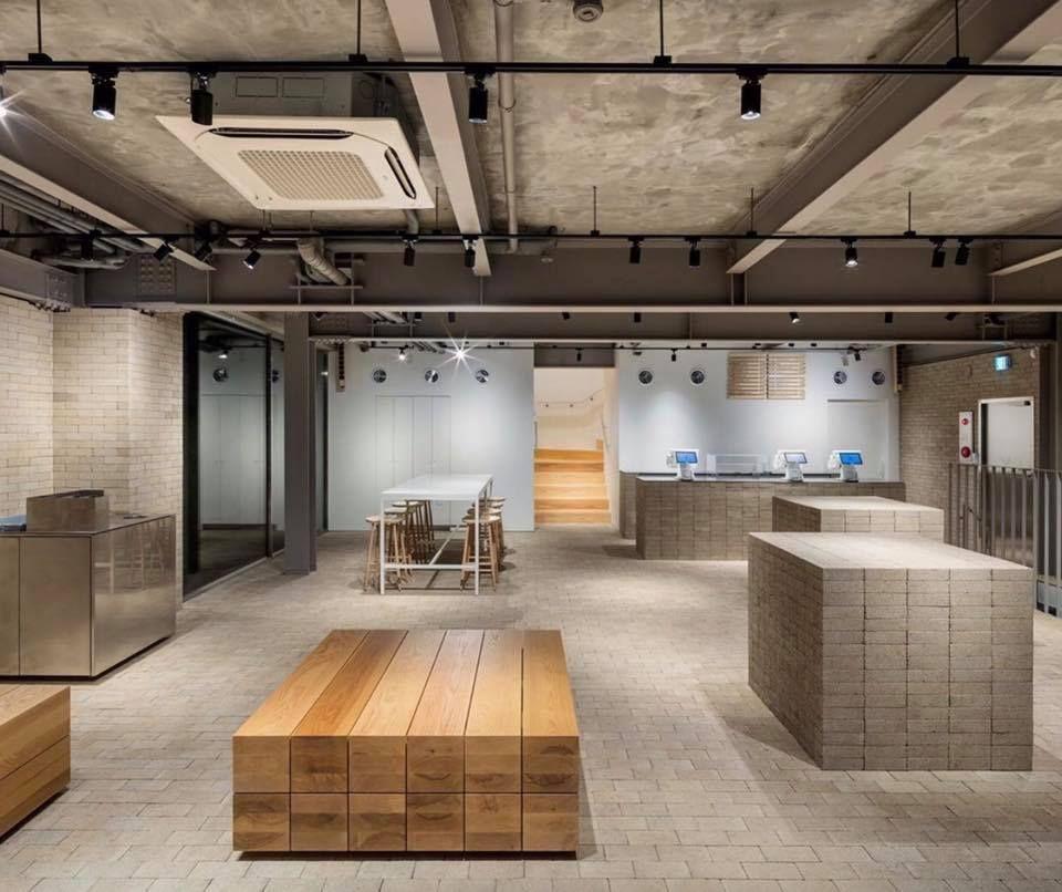 2nd branch of world famous Blue Bottle! Enjoy the view of Gyeongbokgung Palace